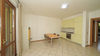 Bilocale con giardino a 200 metri dal lago in residence con piscina a Manerba del Garda