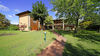 Elegant three-room apartment with private garden in Soiano del Lago