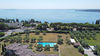 Trilocale ristrutturato in residence con piscina e vista lago A Padenghe sul Garda