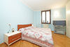 Spacious three-room apartment in the centre of Soiano del Lago