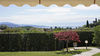 Villa a schiera di testa con giardino privato e garage doppio, in residence con piscina