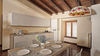 Attico trilocale recentemente ristrutturato con balcone esclusivo, nel cuore di San Felice del Benaco in vendita