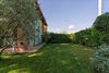 Peschiera del Garda, detached house in a residential complex with a swimming pool for sale