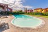 Peschiera del Garda, detached house in a residential complex with a swimming pool for sale
