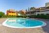 Peschiera del Garda, detached house in a residential complex with a swimming pool for sale