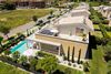 Sirmione, Punta Grò, end-of-terrace villa with a private pool, just a few metres from the lake, for sale