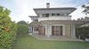 Sirmione, Colombare. Three-room apartment on the ground floor for sale